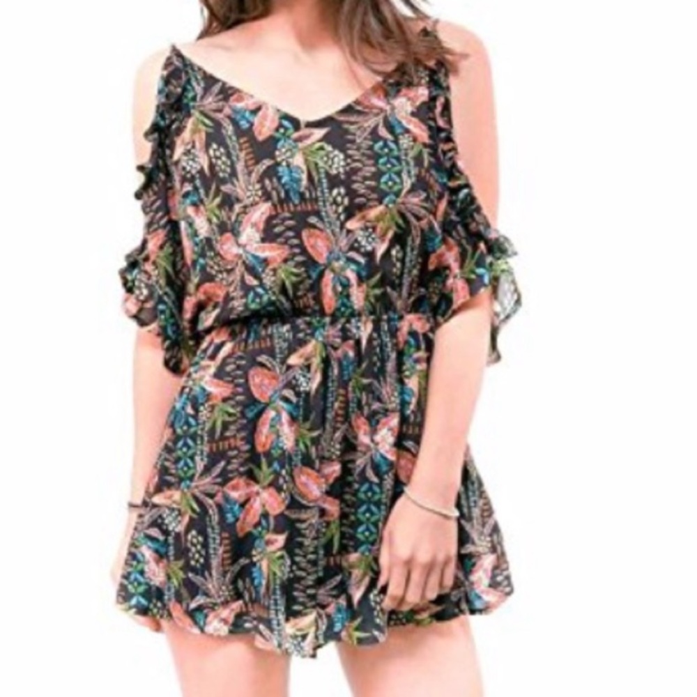 👗LUSH Floral Romper
